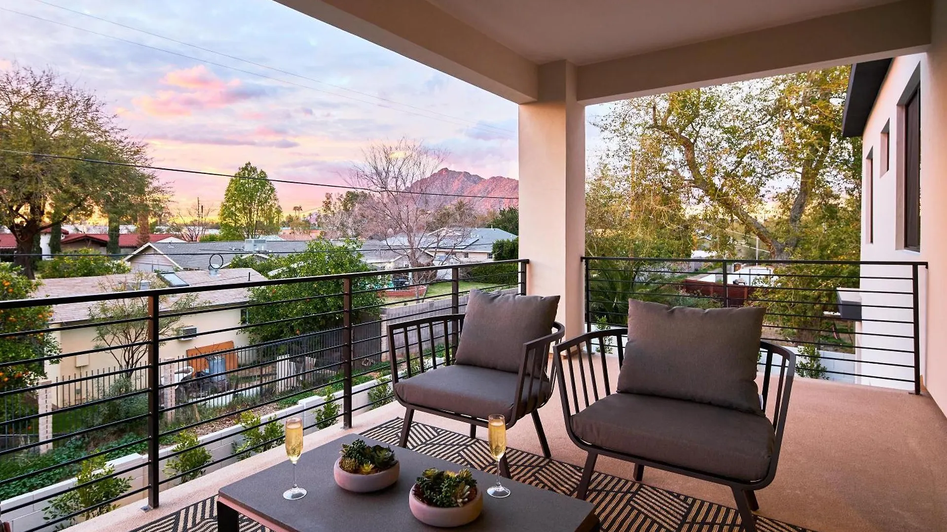 Luxe-Boho House-Heated Pool-Camelback Mountain Villa Scottsdale